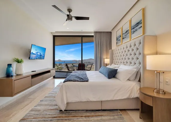 Holiday home Arch Views 2 Pools 2 Jacuzzis Gym 3 King Beds Cabo San Lucas